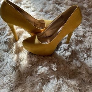 Charlotte Russe mustard sued platform heels . Size 6